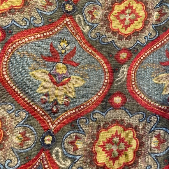 Lightweight Scarf - Picture 3 of 3